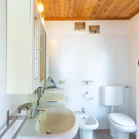 Giulietta By Interhome * 피아넬로 델 라리오